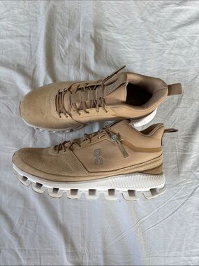 On Running Cloud Hi Speedboard sneakers Beige "Dune" colorway Women’s Size 7.5